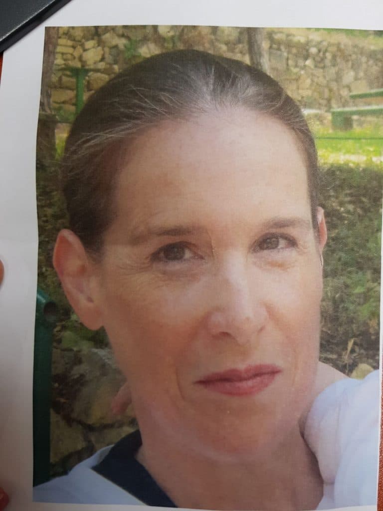 23213768-9f52-4dc3-af44-343d4a5b809e