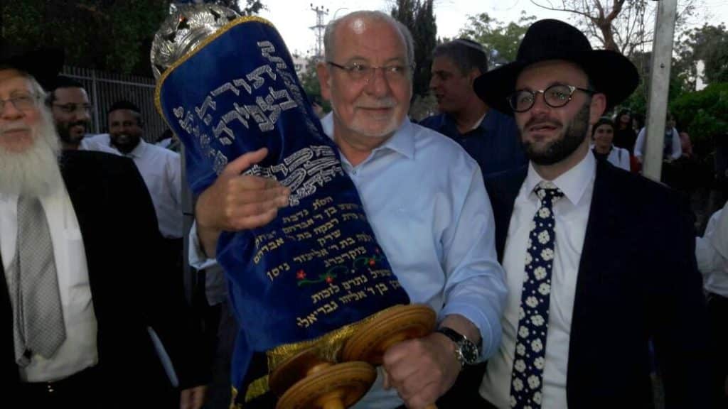 4fdaaa18-df2d-403d-bf7d-bb73a4ebcf52