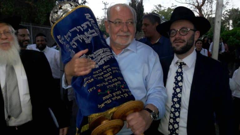 4fdaaa18-df2d-403d-bf7d-bb73a4ebcf52