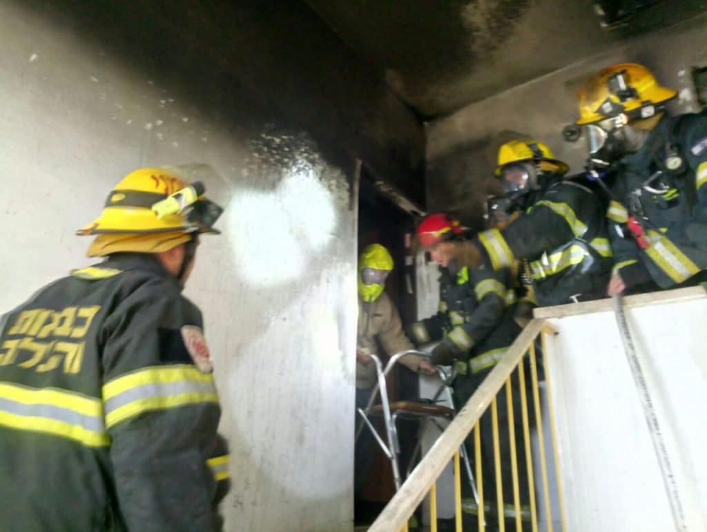 לפני דקות אחדות