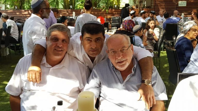 a97efc29-d207-481a-bee6-b874771e5599