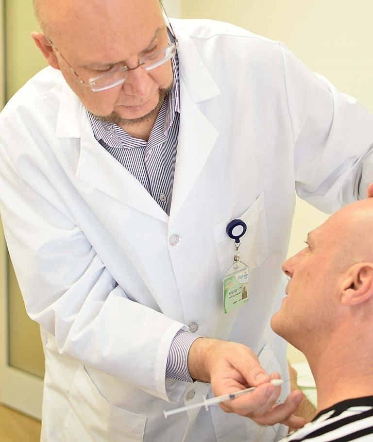 דר בלש בפעולה