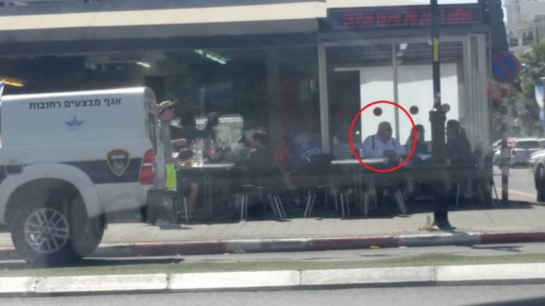 קשישה|הנשדד