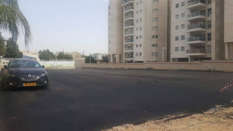 חניון נולד בשכונת המדע