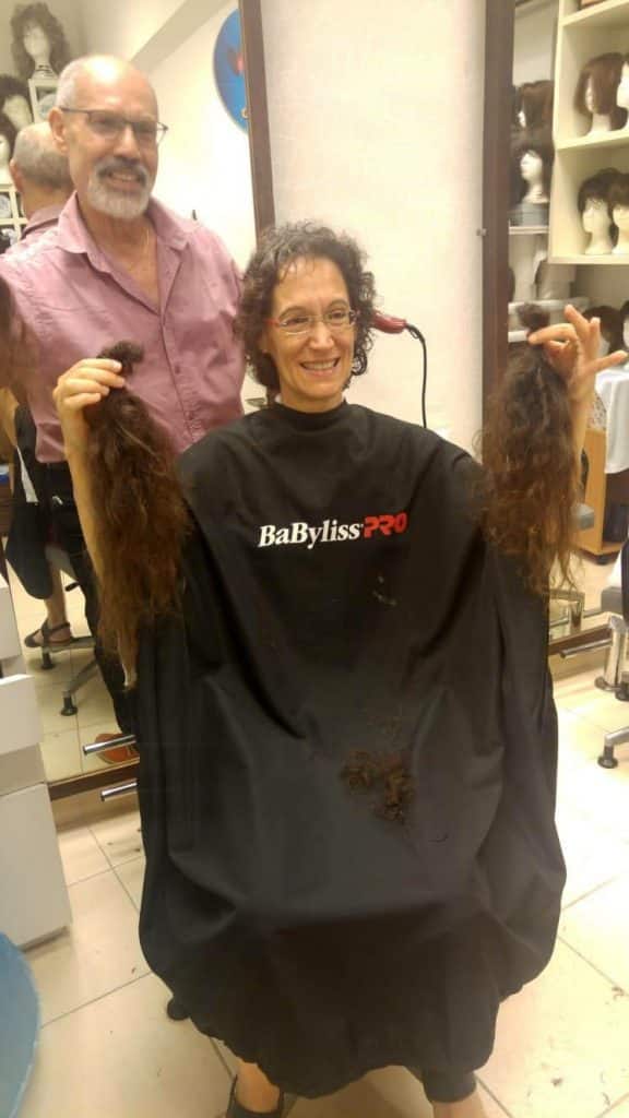 נילי אברמסקי לאחר תרומת השיער (1)