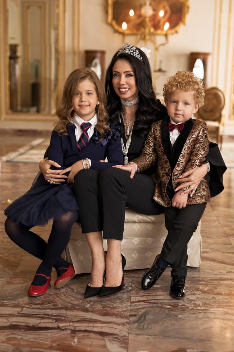 -ניקול ראידמן וילדיה - הבן ריצ'י והבת מישל - על סט הצילומים לרשת ההנעלה גלי