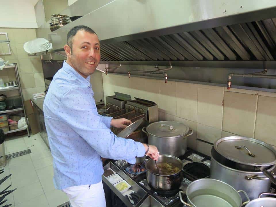סימו במטבח