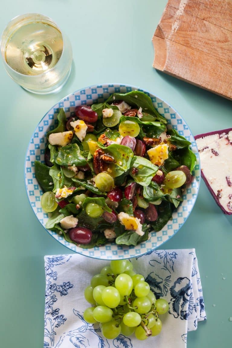 סלט תרד ענבים וגבינת צדר צלם_אפיק גבאי (Custom) (Custom)