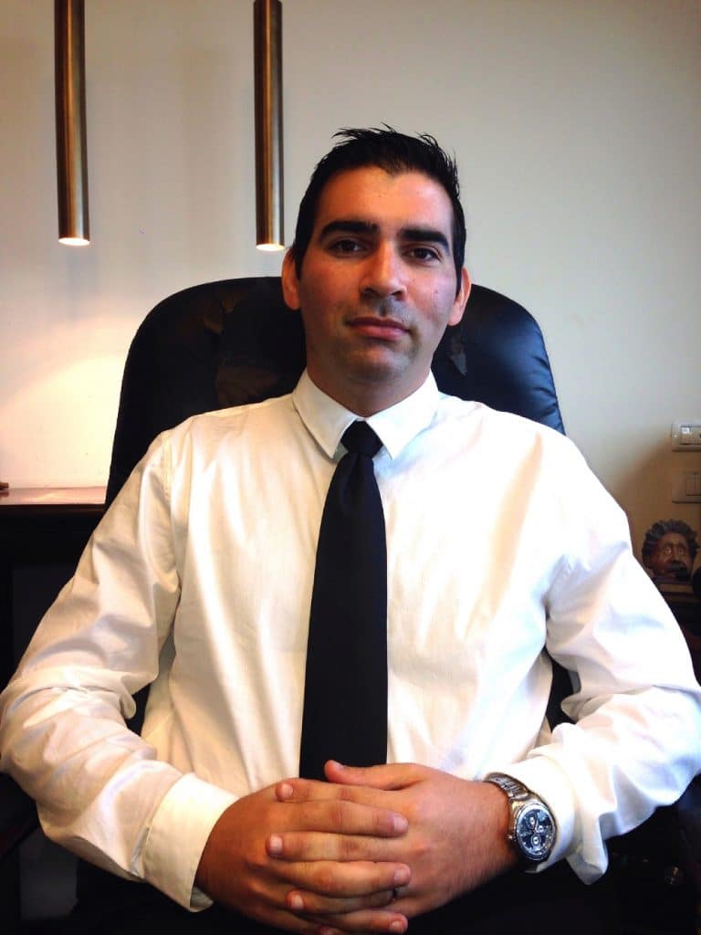 עו''ד אדיר שויגמן - למייל- צילום עצמי(3)