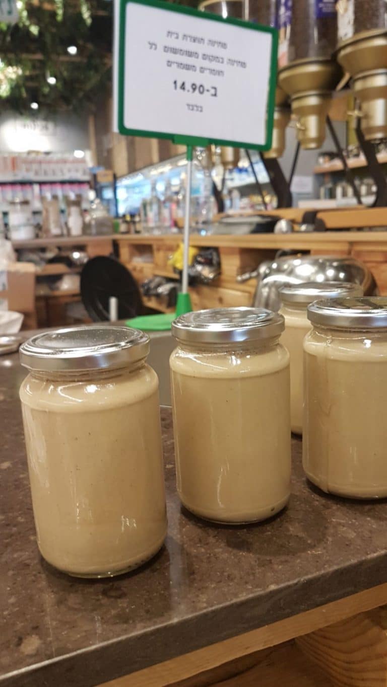 רשת עדן טבע מציעה שירות הכנת טחינה גולמית במקום טריה צילום אסף לוי (4)