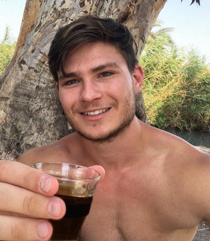 מתוך הפייסבוק של סשה טרופנוב