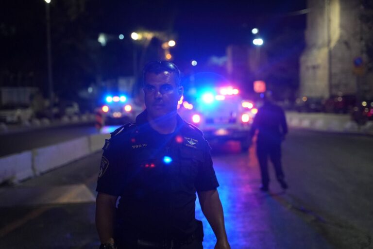 לא פשוט לחיות ברחוב כשהשכן שלך הוא ראש הממשלה