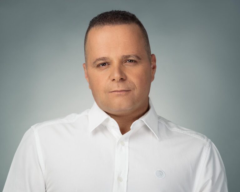 ראש עיריית אשקלון תומר גלאם, מוביל את המאבק להטבות מס לתושבים אחרי שנים בחזית הטרור