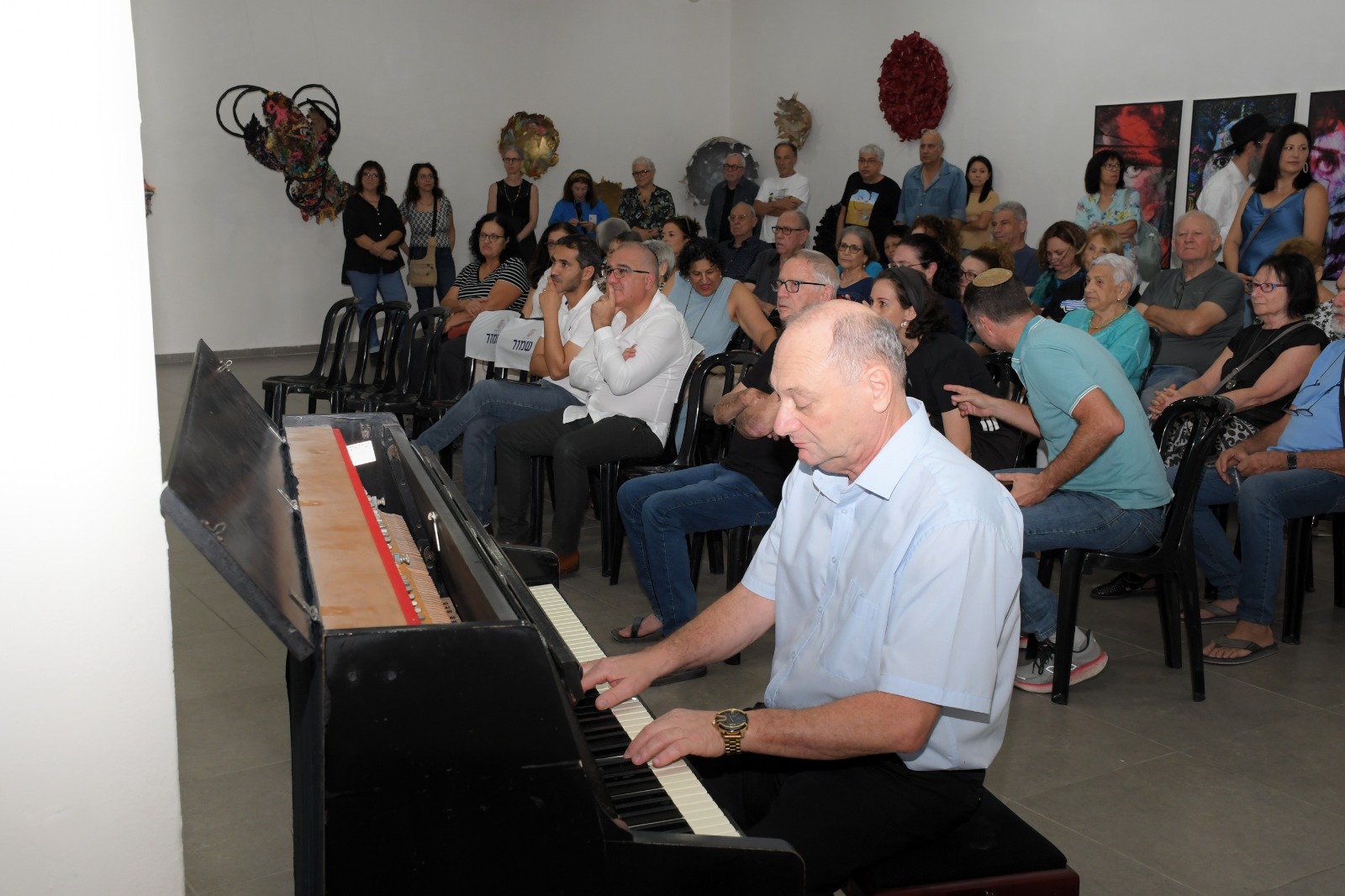 הציבור מוזמן בחום להגיע, להתרשם וליהנות מחוויה אמנותית מעוררת השראה