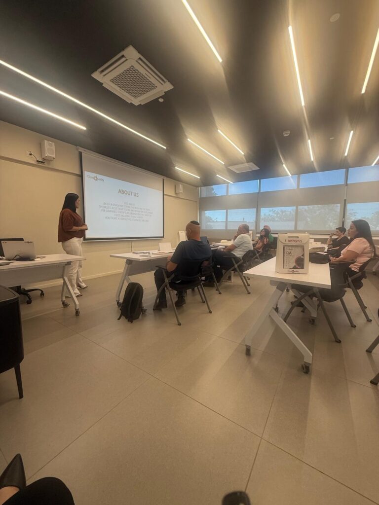 משתתפי מחזור נוסף בקורס בודקי תוכנה QA באופקים, במסגרת שיתוף פעולה עירוני לקידום תעסוקה איכותית