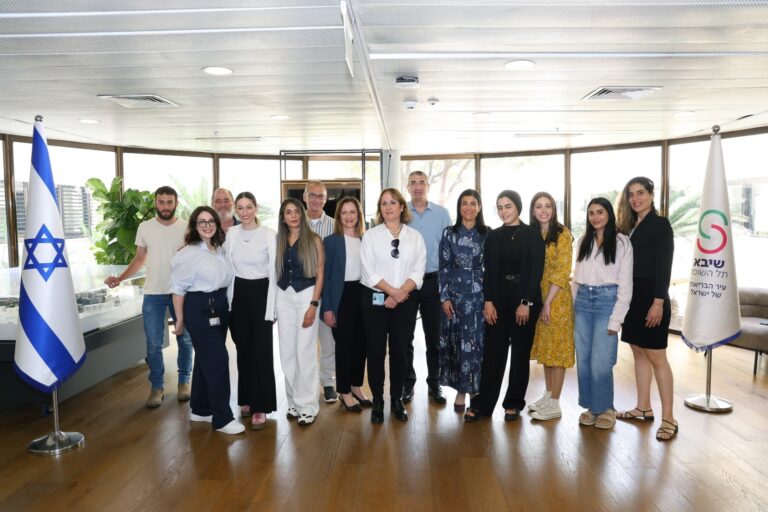 סטודנטים לרפואה מהדרום בטקס קבלת מלגות, כחלק מהיערכות להקמת בית החולים החדש בבאר שבע ולחיזוק מערכת הבריאות בנגב