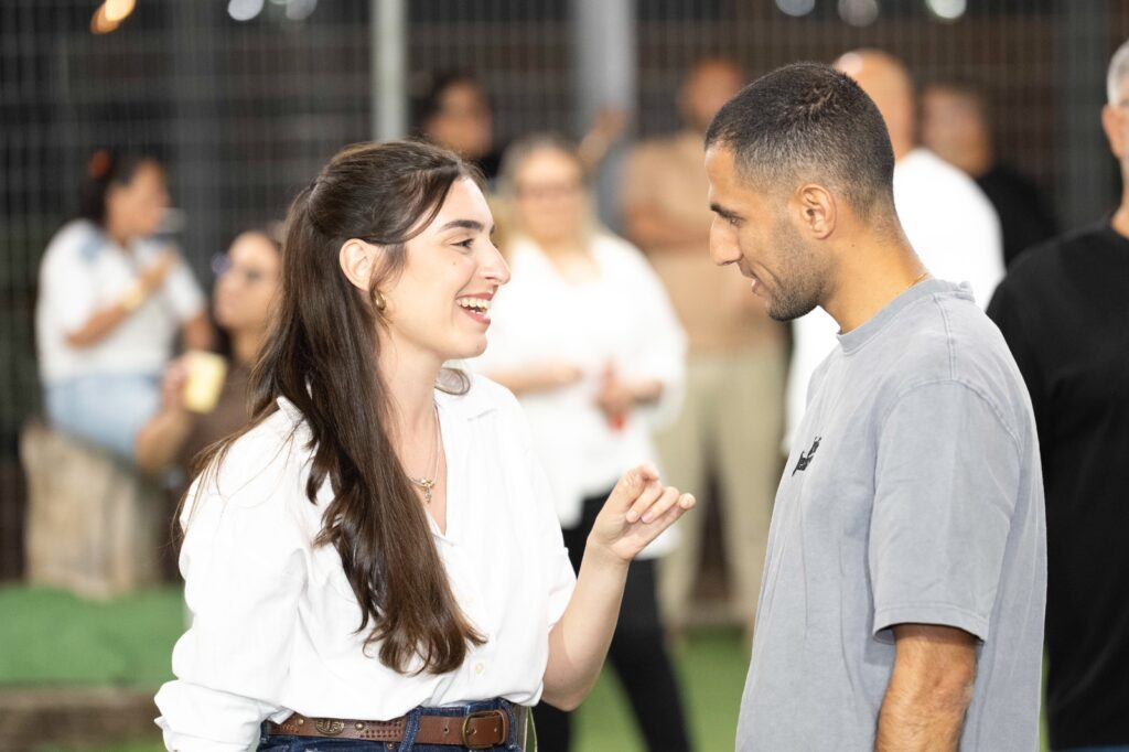 משרתי מילואים, בני ובנות זוגם ומשפחותיהם משתתפים בערב הוקרה קהילתי באווירה חמה ומרגשת, לצד מופע ופעילויות הוקרה שהוקדשו ללוחמים ולעורף המשפחתי