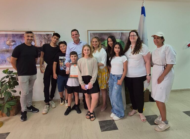 ילדי משרתי מילואים משתתפים במפגש שיח עם אנשי חינוך וקהילה בנתניה במסגרת יום ההוקרה למערך המילואים