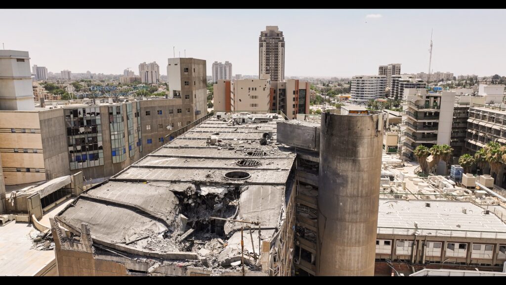 מבני סורוקה בבאר שבע לצד עבודות בנייה ופיתוח של מתחמי רפואה חדשים בקמפוס בית החולים.