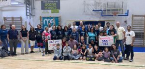שחקניות קבוצת נבון מאור יהודה חוגגות את הזכייה באליפות מאמאנט בקעת אונו לאחר משחק גמר דרמטי.