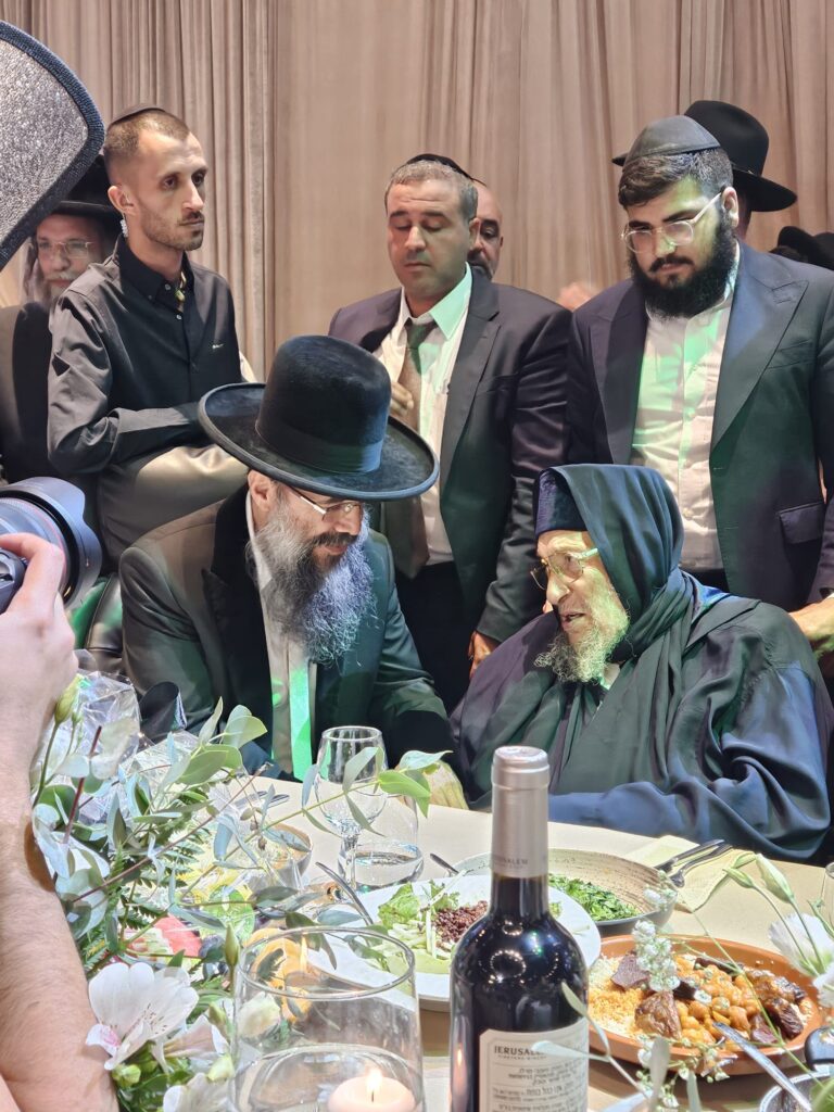 הרב ברוך אבוחצירא והרב יעקב ישראל איפרגן משתתפים באירוע הילולה בנתיבות לצד מאות משתתפים ואישי ציבור