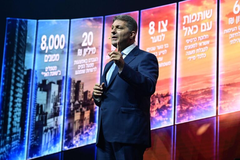 בשעה זו נפתחה ועידת מרכז השלטון המקומי MUNI EXPO 2026 במעמד ראשי מדינות, שרי הממשלה, ראשי רשויות מכל רחבי הארץ, שגרירים, בכירי מערכת הביטחון והמגזר העסקי.