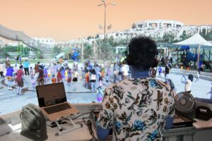 ושבים משתתפים באירוע קיץ בפארק ענבה במודיעין במסגרת תוכנית הקיץ העירונית