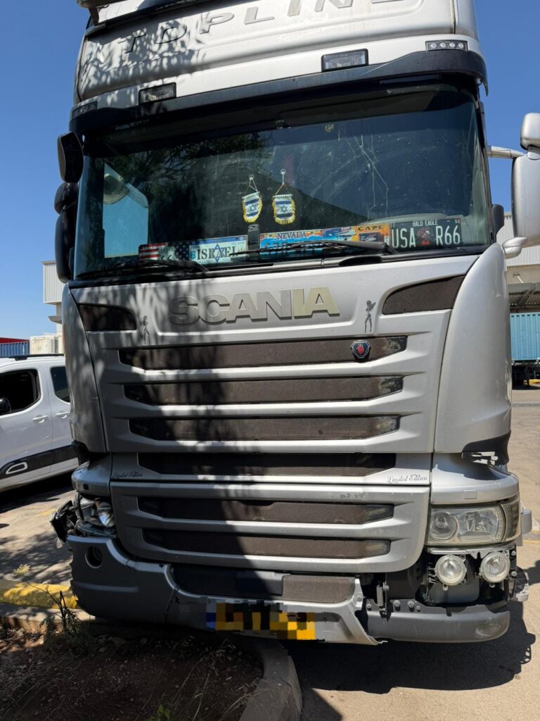 המשאית שאותרה במסגרת חקירת תאונת הפגע וברח בכביש 3 סמוך להודיה.