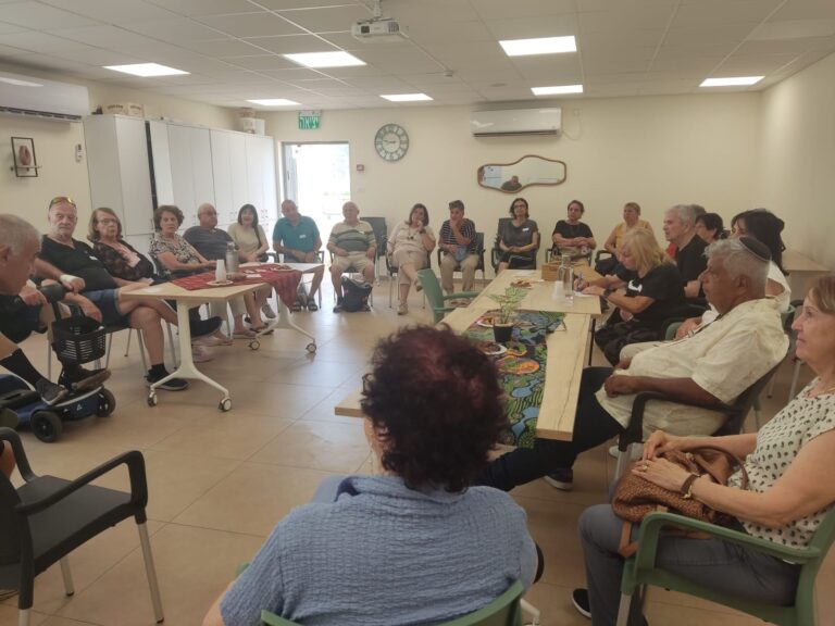 נפתח מועדון חדש לאזרחים ותיקים בשכונת פסגות בראש העין
