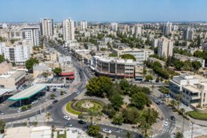 מבט על מרכז נתיבות, שבו מקודמת תוכנית התחדשות עירונית רחבת היקף