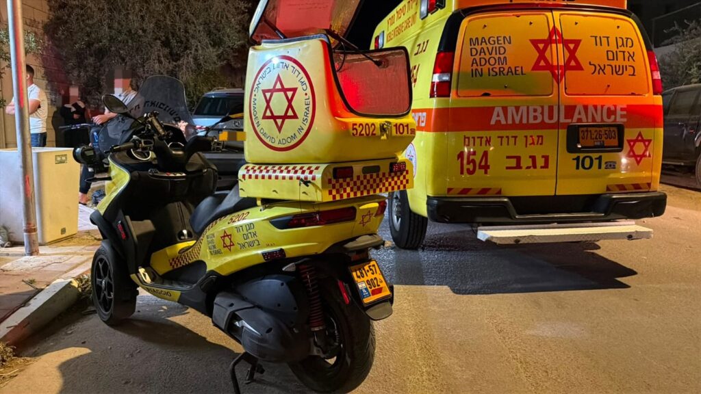 ניידת טיפול נמרץ סמוך לבית הפעוט בתל שבע