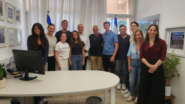 סטודנטים מארהב הגיעו לראש העין - שיתופי פעולה עסקיים ויוזמה לעיר תאומה